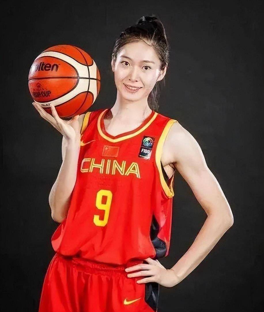 爱尔兰队以出色表现获得女子篮球冠军